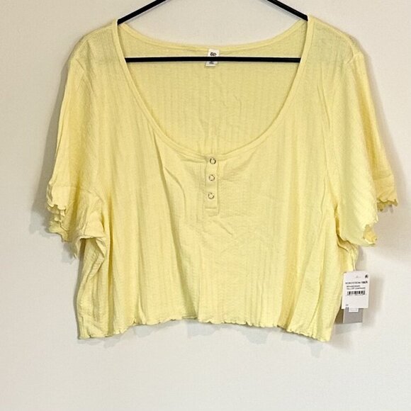 NWT BP by Nordstrom Short Sleeve Lettuce Trim Henley Scoop Crop - 3X - Picture 1 of 6